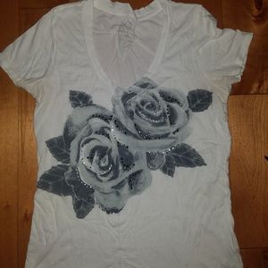 White flower tee